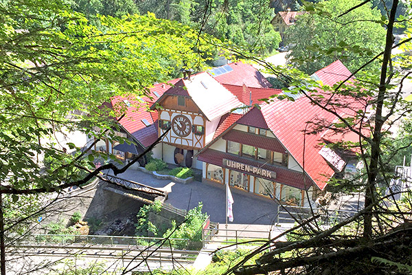 Weltgrößte Kuckucksuhr bei Triberg